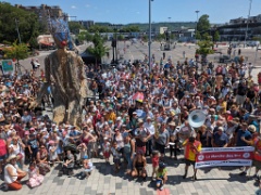 La Marche des Nez et Aka 22 * 4624 x 3472 * (6.51MB)